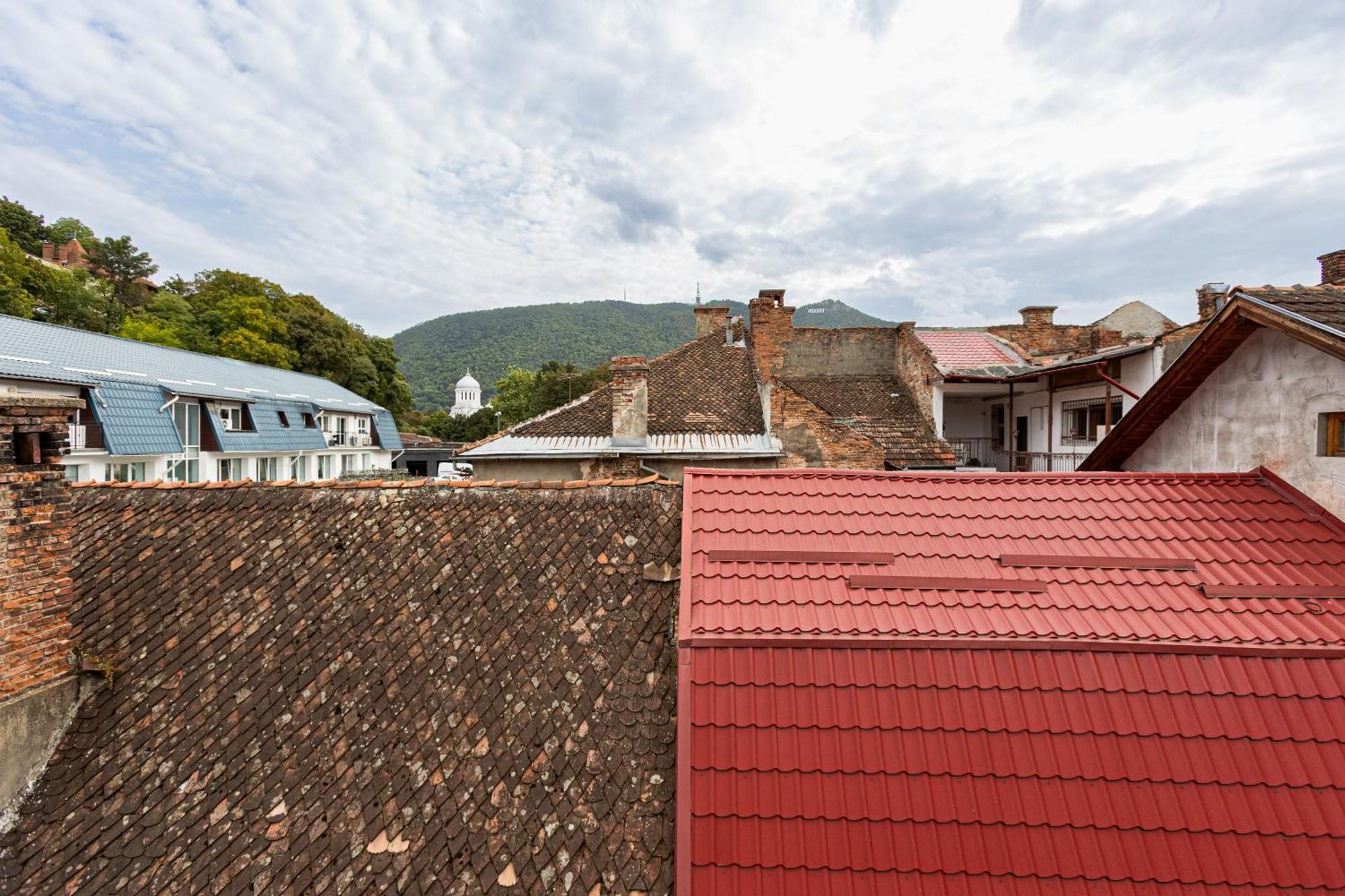 Peak Aparthotel - Old Town - By Cityhost Брашов Екстериор снимка